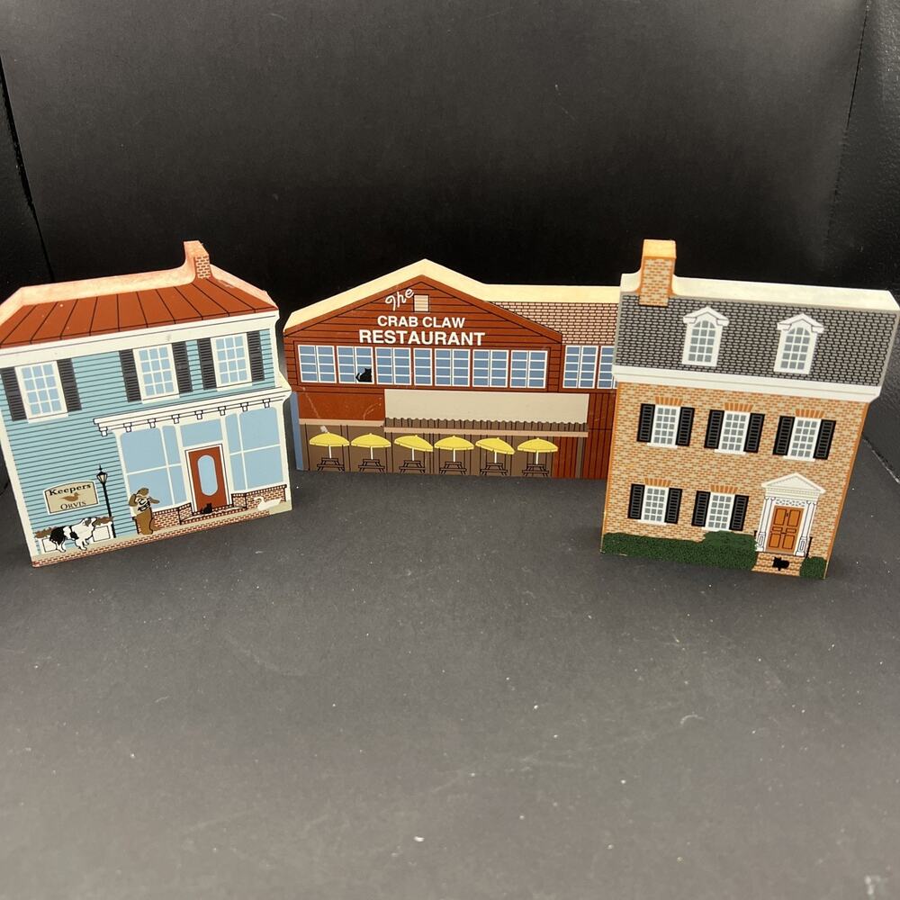 The Cat's Meow village St Michaels Maryland Crab Restaurant Keepers Cannonball